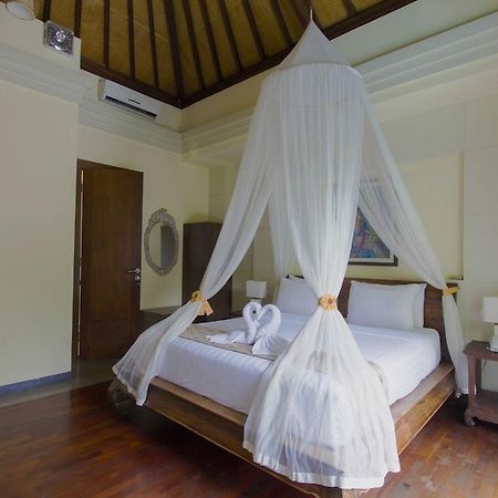 Ladera Villa Ubud Exterior photo